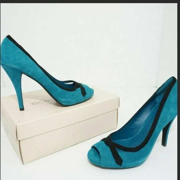 NEW ⭐️ BCBGeneration Teal/Black Kidsuede Heels - Picture 3 of 10